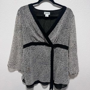 Motherhood Maternity Gray Black Rose Floral Blouse Size Large
